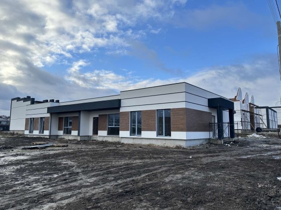 Продаж кутового котеджу з ділянкою 4, 5 сот. Рівне