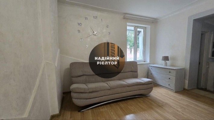 Будинок з ремонтом в центрі міста! - фото 1