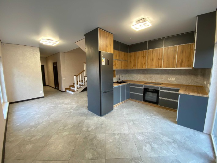 Таунхаус з ремонтом в р-ні вул.Руської - фото 1