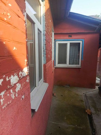 ТЕРМІНОВО недорога частина будинку в центрі - фото 1