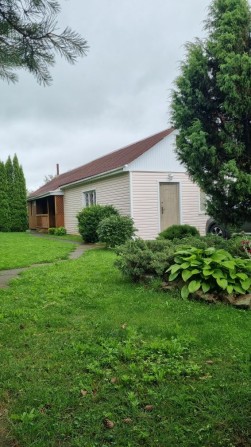 Затишна і простора садиба для проживання чи відпочинку . - фото 1