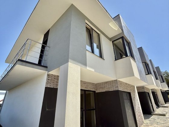 Продам 3-поверховий таунхаус по вул.Кременецька,єОселя,розтермінування Черновцы