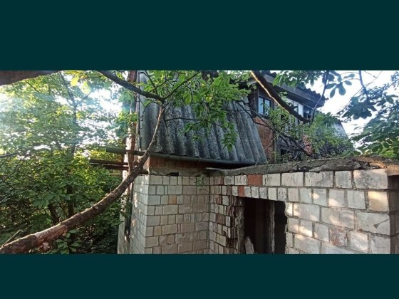 Продам дачу, 12 соток землі, проватезована Чернівці