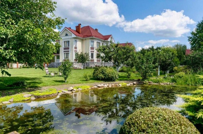 Продаж чудового будинку у мальовничому Зазім'ї зі своїм озером - фото 1