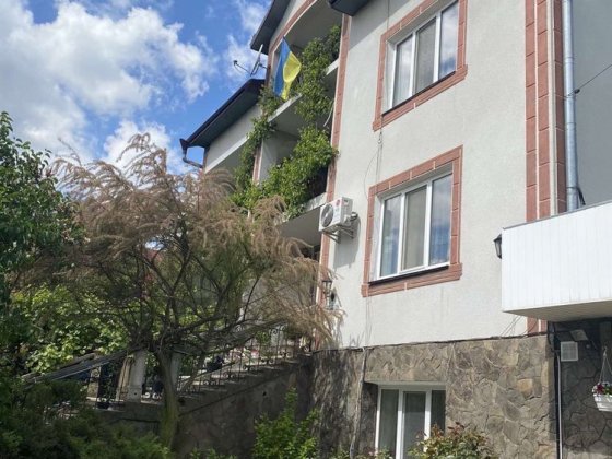 Продається будинок - в даний момент діючий хостел Черновцы