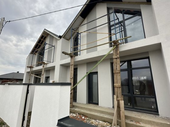 Продаж дуплексів у Садовому районі Ужгород