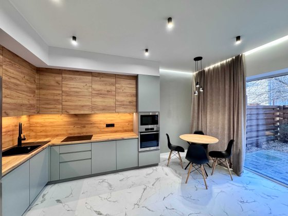 Продажа дом таунхаус 120м2 с ремонтом Осокорки 7 км метро Славутич Киев