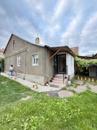 Продаж двох будинків та ділянки 16 соток в центрі Рощі, вул. Дзержика - фото 1