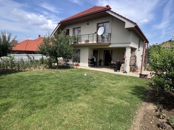 Продаж будинку на дві сімʼї, 4кім, Червениця Ужгород