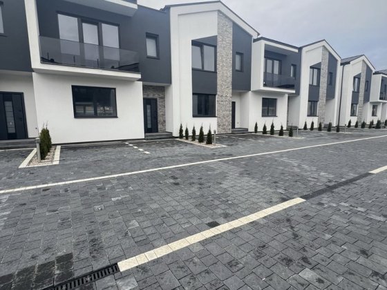 Продаж сучасного таунхаусу Ужгород