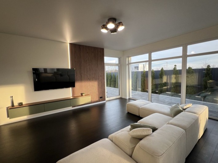 Продаж будинку, мрн садовий - фото 1