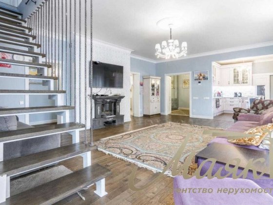 Продажа / Дом / 270 м2 / пер. 10-й Северно-Озерный / Дарницкий район Київ