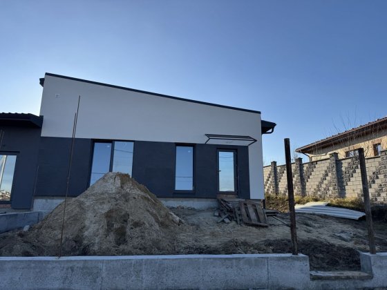 Продам котедж за Райським садом з внутрішніми роботами+ділянка 4 сот Рівне