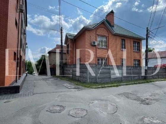 Будинок на ділянці 5 соток. Подільський район Київ