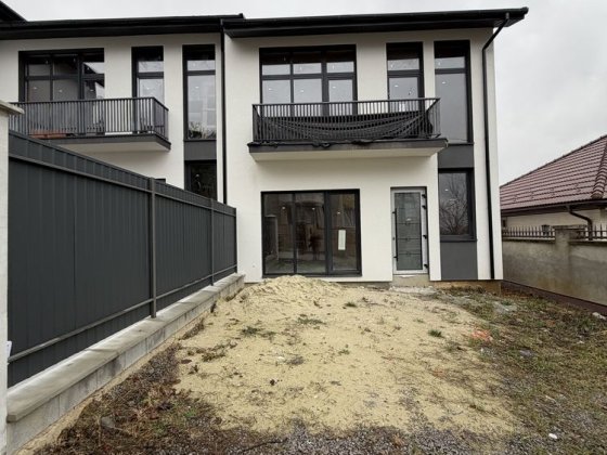 Котедж з центр комунікаціями, 4 окремі спальні Ужгород