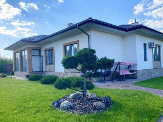 Будинок в елітному районі «Газовик» 10 соток, міські комунікації. Рівне