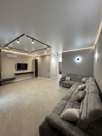 Продаж просторого котеджу - фото 1