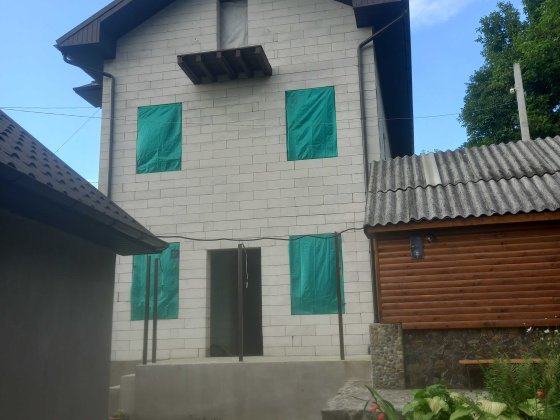 Продаж 2х пов будинок (накр. кообк) гаражЧернівці Садгора в.Виноградна Черновцы