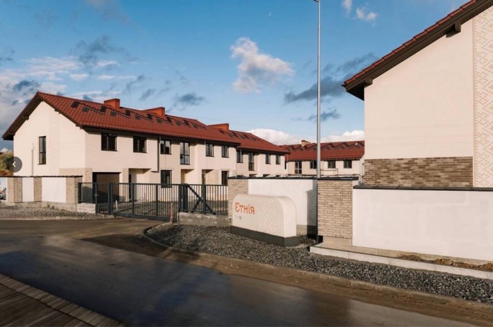 Продам котедж в КМ «Етнія» - фото 1