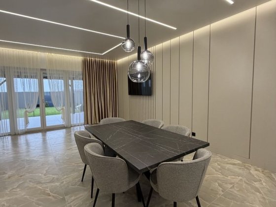 Продаж новенького таунхайсу New Village Ужгород