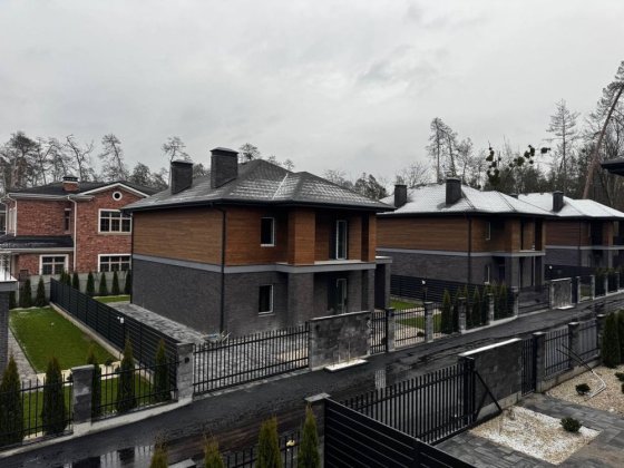 Великий будинок для великоі сімʼї. Під чистове оздоблення. Київ