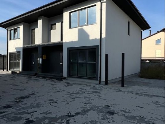 Котедж в престижному районі міста на Газовику!! Рівне