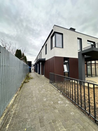 Продаж таунхаусу / Підлипники - фото 1