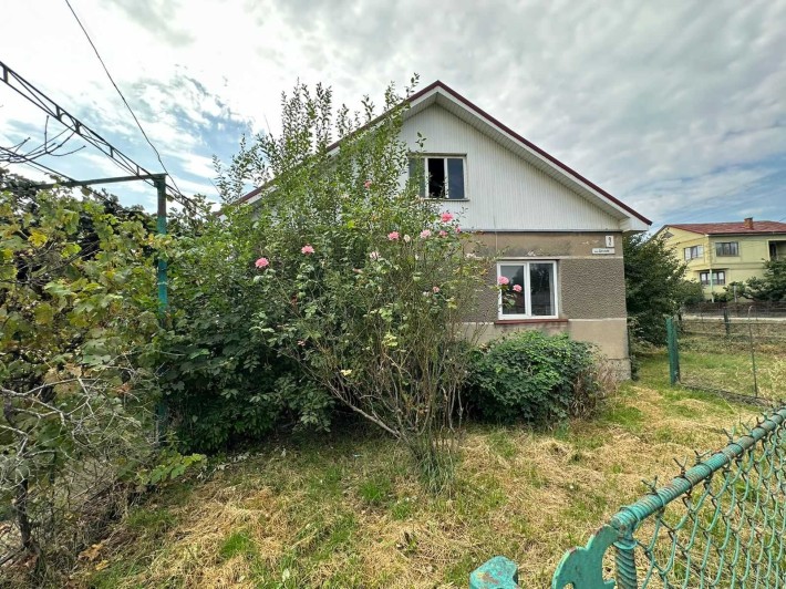 Будинок з кутовою ділянкою 0,12 га  в р-ні ринку "Краснодонців" - фото 1