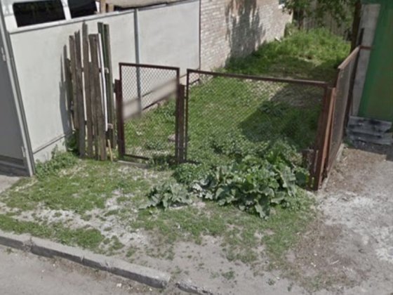 Паркомісце, центр, біля гімназії Боярка