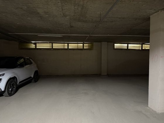 Оренда паркомісця, парковка. .Парковка в будинку Пр.Миру 63-Д Хмельницький