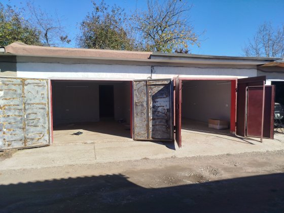 Оренда двух гаражів Чернівці