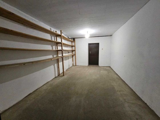 Оренда гаража Буковинська ЖК Компас Чернівці