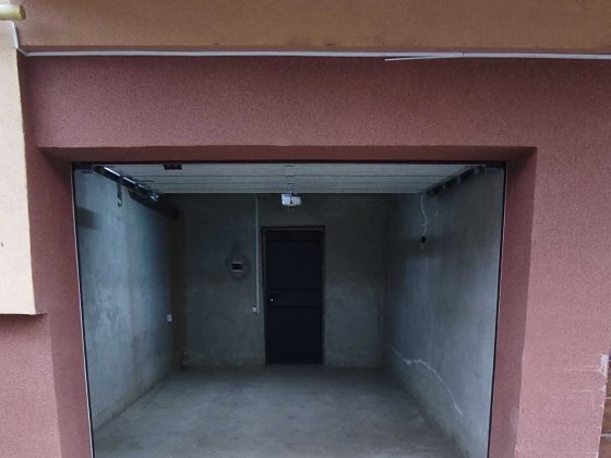 Гараж в оренду на О. Хіри 19 Ужгород