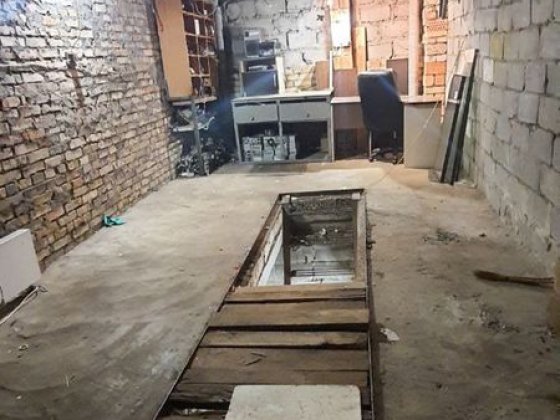 Кирпичный Гараж  м. Выдубычи ( Яма + свет) Київ