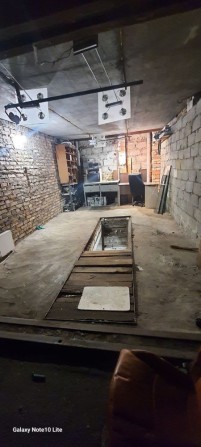 Кирпичный Гараж  м. Выдубычи ( Яма + свет) - фото 1