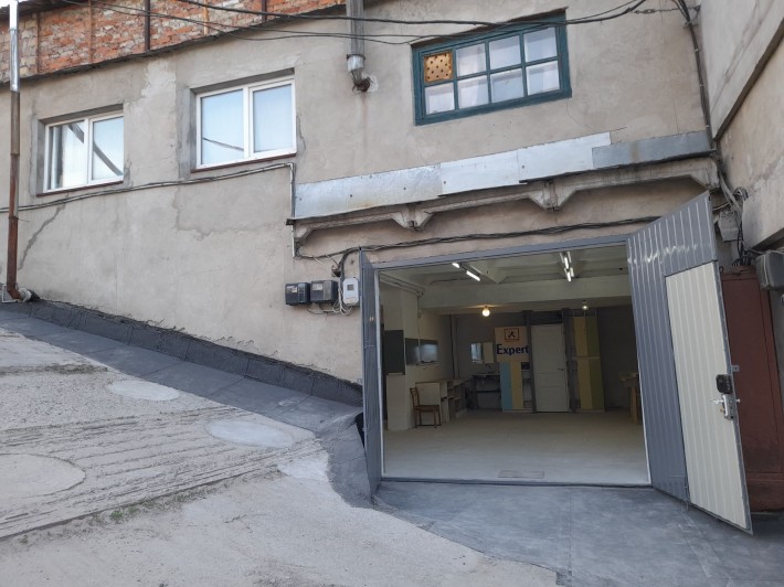 Цегляний гараж 115 м.кв. 500 м до проспекту Перемоги. - фото 1