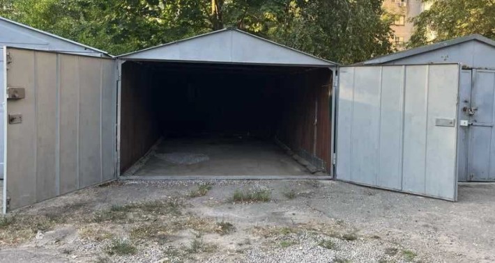 Срочно! Сдам металлический гараж, Победа 6 (во дворе) - фото 1