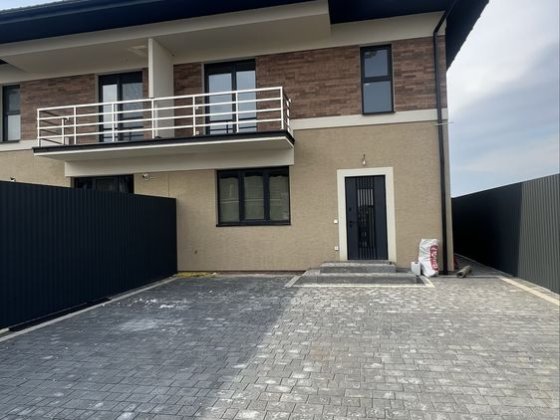 Продається вишуканий котедж у Сторожниці Ужгород