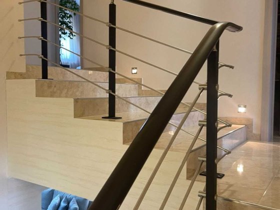 Продається сучасний  будинок в районі вул Джерельної Ужгород