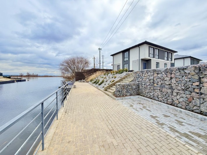 Продаж таунхаусу з власною набережною, Осокорки, Славутич. - фото 1