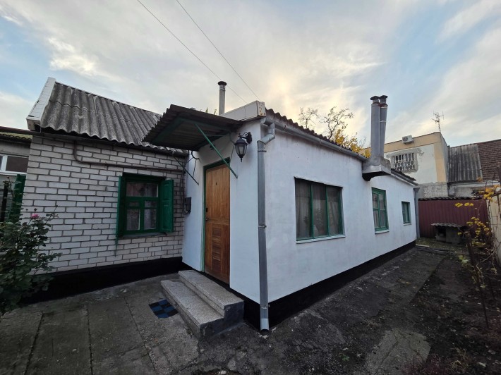 Продам  Кирпичный Дом с удобствами ул. Степана Бандеры - фото 1