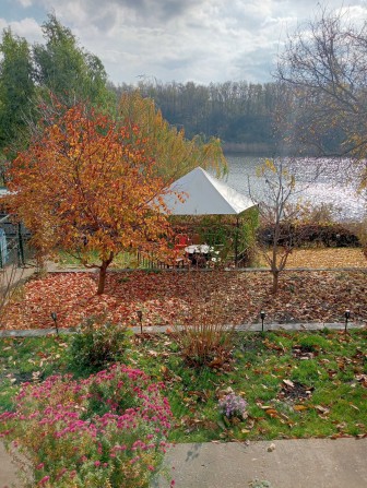 дом на берегу озера правый берег Днепра - фото 1