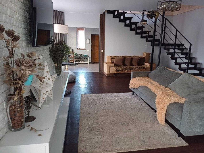 Продам новый дом 230 кв м 3 спальни с ремонтом Березановка еВидновленя - фото 1