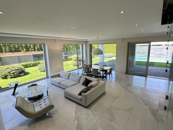 Продаж нового будинку з генератором Київ Центральна 2А дарницький Киев