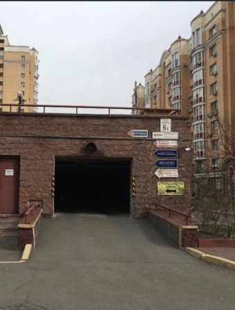 Оренда паркомісця на Івасюка 6-Б (проспект Г. Сталінграда) - фото 1