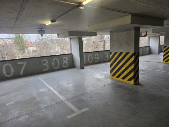 Здам в оренду паркомісце в Parus city Львов