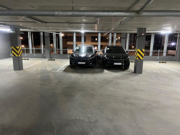 Паркомісце Варшавський - фото 1