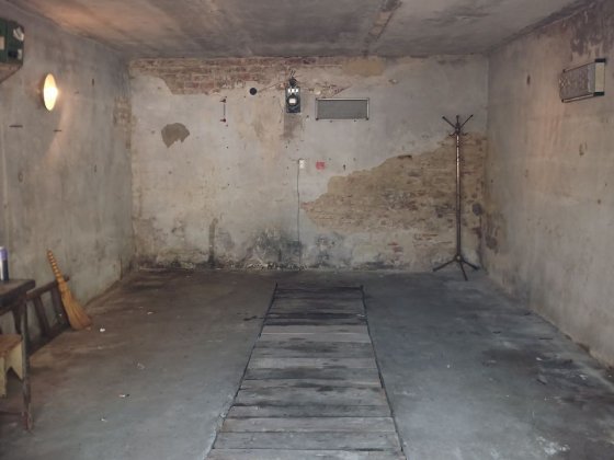 Паркомісце в гаражі для мототранспорту в центрі  на поповича Львов