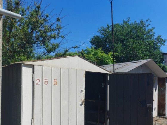 Сухой гараж со светом, ямой  на посёлке котовського. Одесса