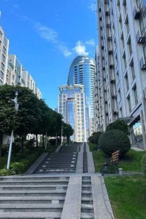 Оренда паркінгу в ЖК Бульвар Фонтанів - фото 1